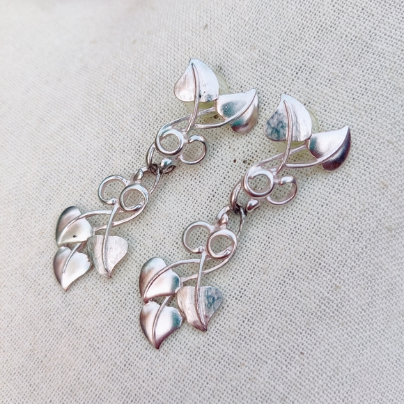🌿 Vintage long silver leaves earrings - Picture 10 of 11
